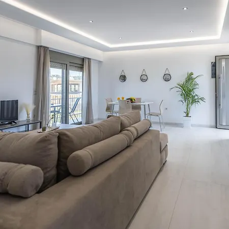 Demiani House Lardos