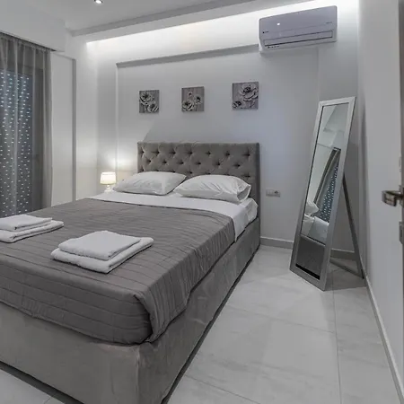 Demiani House Daire Lardos