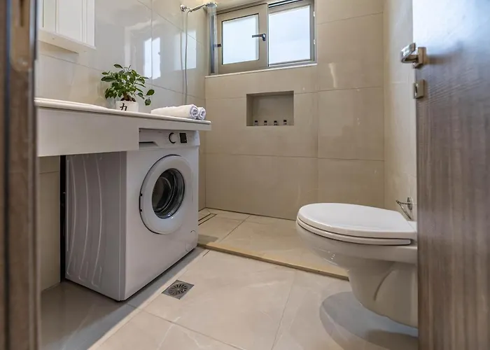 Demiani House * 拉多斯