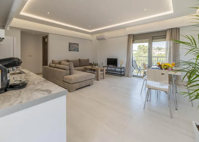 Daire Demiani House Lardos